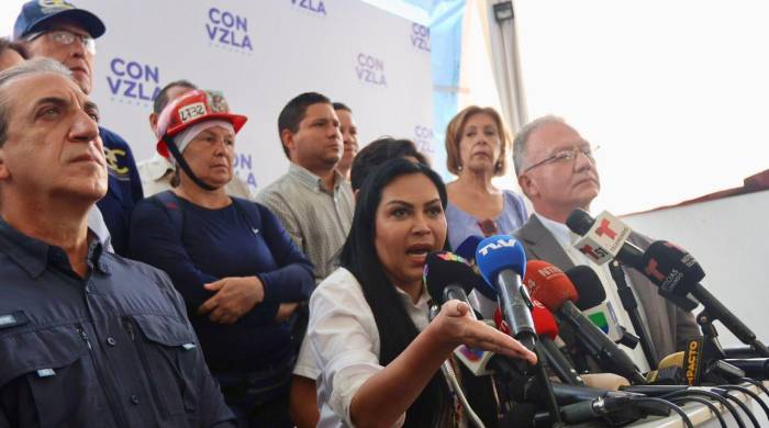 El comando ConVzla realizó una rueda de prensa encabezada por los dirigentes opositores Delsa Solórzano y Perkins Rocha.