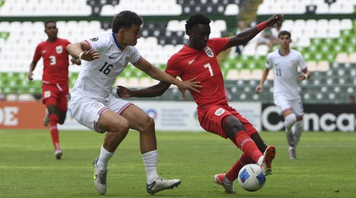 El futbolista panameño Kairo Walters durante el partido contra Estados Unidos.