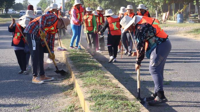 Los extranjeros trabajan bajo el programa de asistencia humanitaria del Gobierno federal y del estado de Chiapas, limítrofe con Centroamérica.