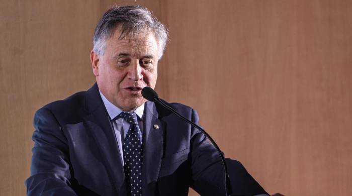 Fotografía de archivo del 29 de agosto de 2024 del canciller de Uruguay, Omar Paganini, durante la inauguración de las obras del Data Center de Google, en Canelones.