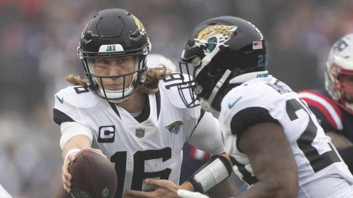 Imagen de archivo de Trevor Lawrence (i), mariscal de campo de Jacksonville Jaguars.