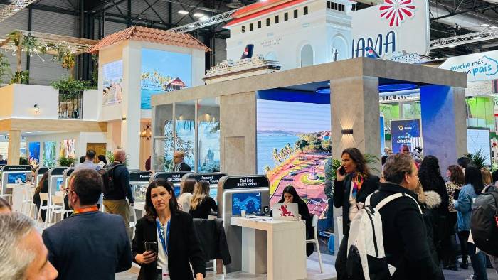 Más de 150.000 profesionales del turismo y 100.000 visitantes asistieron al Fitur 2025, en Madrid, España.