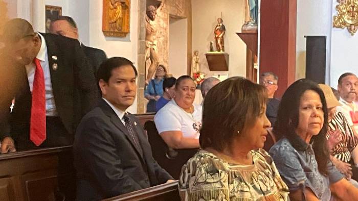 Rubio participó en una misa de la Iglesia de la Merced en San Felipe, previo al encuentro con Mulino.