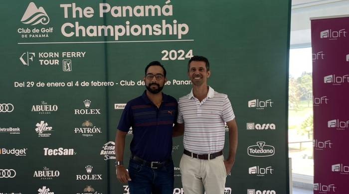 Los golfistas panameños Omar Tejeira (izq.) y Miguel Ordóñez (der.).