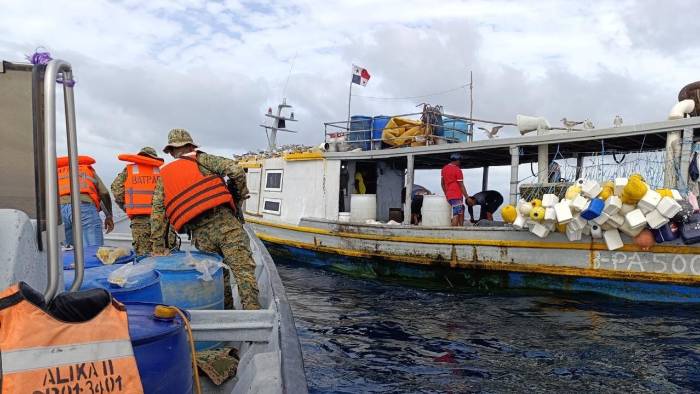 La embarcación “Ana de Jesús” estaba a 10 millas de una zona restringida para la pesca a gran escala.