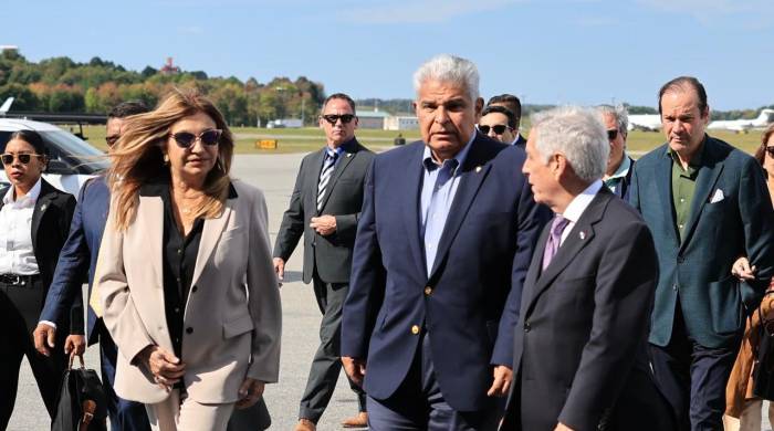 El presidente de la República, José Raúl Mulino junto a su esposa y primera dama, Maricel de Mulino.