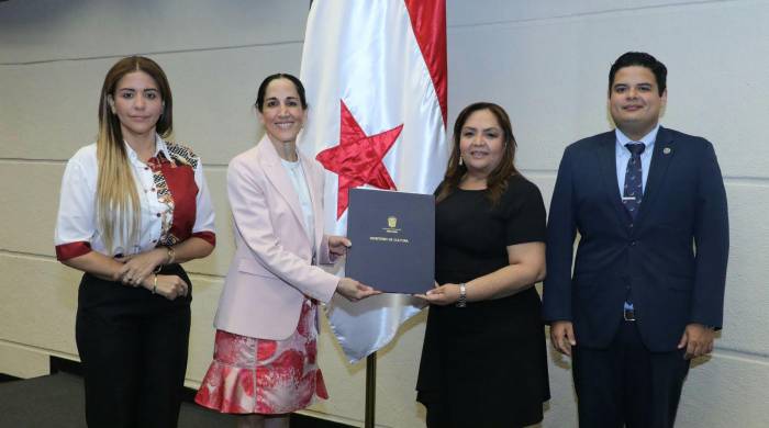 Maruja Herrera, ministra de Cultura, durante la presentación del proyecto de ley, este lunes 9 de septiembre.