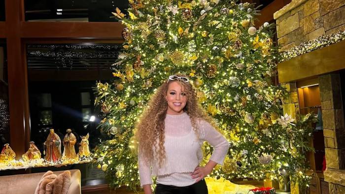 Mariah Carey publicó un carrusel junto a sus decoraciones navideñas.