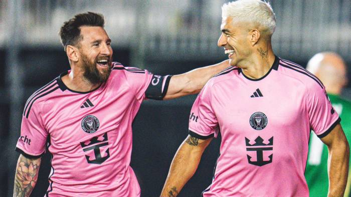 Lionel Messi (izq.) y Luis Suárez durante un partido del Inter Miami.