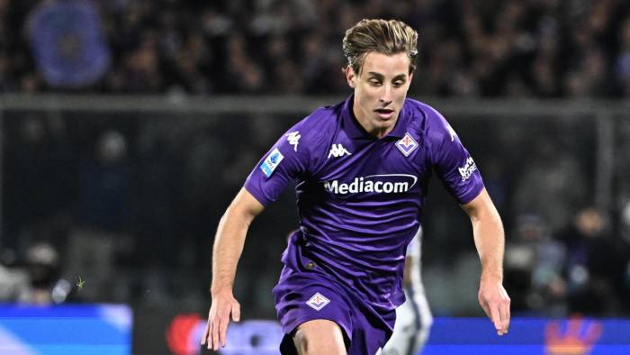 Edoardo Bove, del Fiorentina, durante el partido de fútbol de la Serie A.