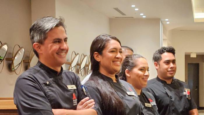 El equipo de la cocina del Marriott. Albrook.