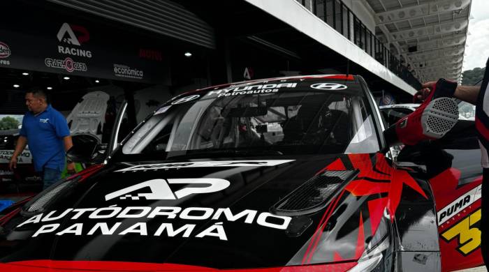 Luis Ramírez, conduciendo un potente auto Hyundai Elantra, pisó todo el acelerador para lograr un tiempo de 1:09.286.
