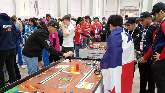 La Olimpiada Mundial de Robótica se realizó en la ciudad de Izmir, Turquía del 28 al 30 noviembre, con la temática “Aliados de la Tierra”.