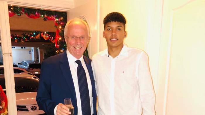 El entrenador Sven-Göran Eriksson junto con su hijo, Alcides Bravo.