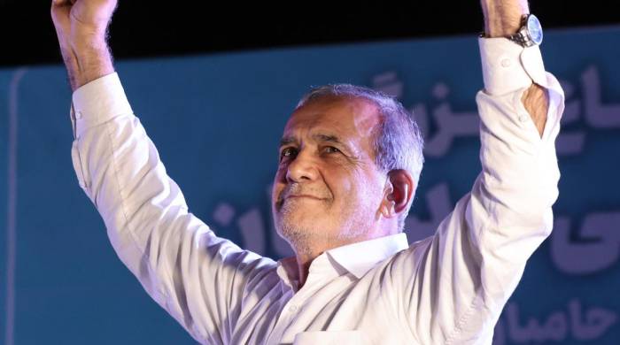 El presidente reformista iraní Masoud Pezeshkian durante la campaña electoral que le aupó al poder el pasado julio.