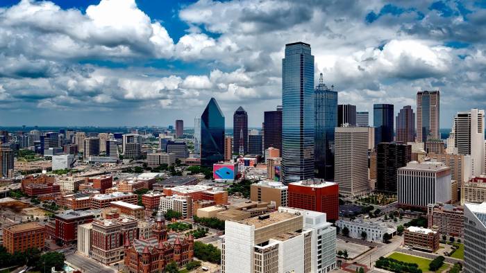 Vista panorámica de la ciudad de Dallas, Texas, un estado que juega un papel importante en las exportaciones de EE.UU. Su PIB estatal es el segundo más alto del país.