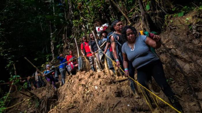 Muchos de los migrantes que llegan a Panamá vienen con cuadros de enfermedades respiratorias que quedan sin atención por la falta de recursos.