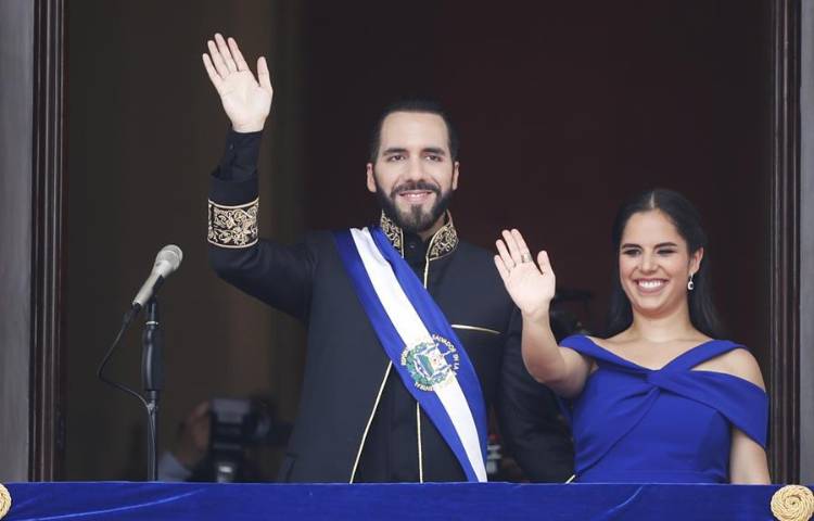 Nayib Bukele es investido para un segundo mandato