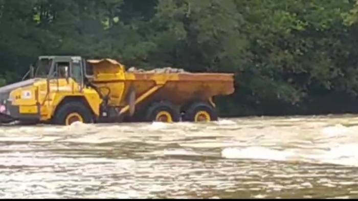 Moradores alertaron de un dragado en el río Fonseca supuestamente sin permiso.