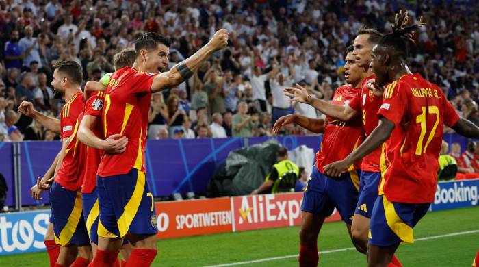 Los jugadores de la selección española celebran el segundo gol del combinado español durante el partido de semifinales de la Eurocopa de fútbol que España y Francia disputan en Múnich.