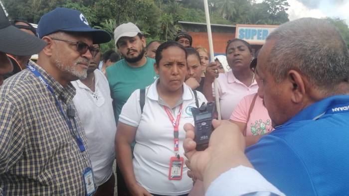 La protesta culminó con dos personas detenidas, según el reporte de las televisoras.