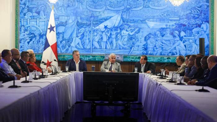 El presidente de la República sigue manteniendo reuniones para abordar las reformas a la CSS.