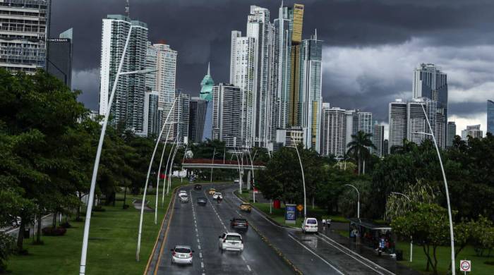 Según el titular de Economía, el presupuesto de 2025 sufrió un recorte del 15 %, es decir, $4 mil millones.