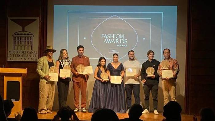 Xaman, Breebart, Modart, LaBrise Label, Istmo y Jurandir de Oliveira se presentaron como los galardonados del primer Fashion Awards de Panamá.